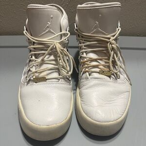 Jordan‎ White High-Top Sneakers
